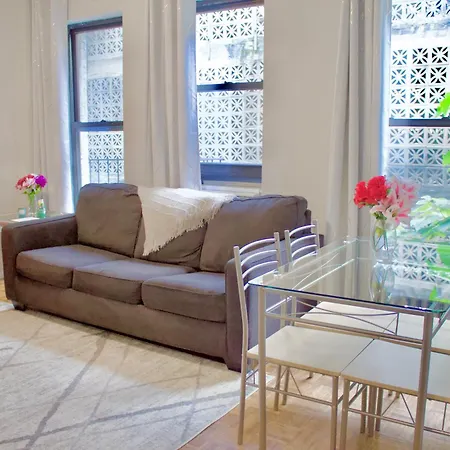 One Block Away From Times Square! Aparthotel